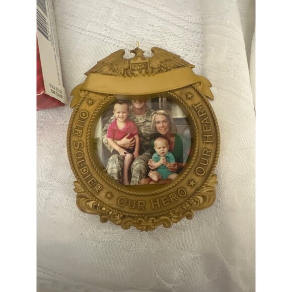 Hallmark 2014 Keepsake Ornament "Our Hero" - Picture 4 of 5